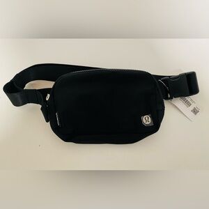 Lululemon Everywhere Belt Bag